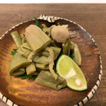 居酒屋 よこしん - イタドリの醤油漬け