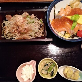 ろくべえ - 料理写真:おろし蕎麦+サーモン・いくら丼セット