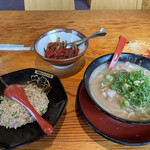 豚旨 うま屋 ラーメン - 