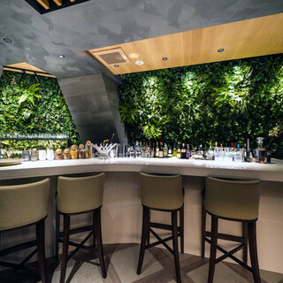 Bar Dining FIVE Arrows_1