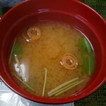 金澤屋牛肉店 - ステーキ丼に付く味噌汁(R4.9.26撮影)