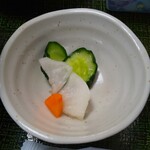 金澤屋牛肉店 - ステーキ丼に付く漬物(R4.9.26撮影)