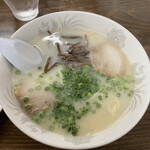 精養軒 - 惜しいスープ、、、チャーシュー美味い。