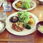 つきさむ - 蓮根の肉巻きカレーソテー、かぶと春菊のじゃこ和え、かぼちゃのナムル