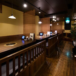 焼肉市場うまうま - 店内テーブル席3F
