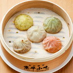 Assortment of 5 types Xiaolongbao (5 pieces)