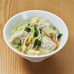 Soup dumplings with plenty of vegetables