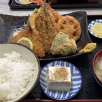 魚吉食堂 - ミックスフライ定食1,320円(税込)