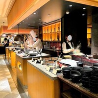 ブッフェアンドカフェ スロープサイドダイナー ザクロ - レストラン店内①
