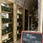 WINEHALL GLAMOUR - 