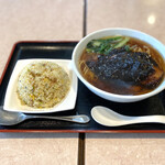棗 - ・パイコー麺 979円/税込
・半チャーハンセット 385円/税込