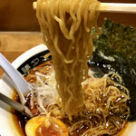 日本橋 鳥久 - コシの強い細縮れ麺