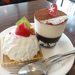 パティスリー シュクレ - ミルキー400円(後で補充されました)、コーヒーティラミス380円(前回も頂きました)