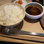 炭火焼肉 肉の匠 ひうち - ご飯普通盛り