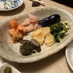 焼鶏館 - 漬物盛り合わせ