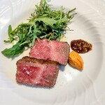 La Brianza - サカエヤ手当て14歳経産牛熟成サーロイン炭火焼き。SNSで入荷を知りご縁があるといいなと思っていました、いただけてとても嬉しいし幸せ☆とてもジューシー脂軽やか美味しかったな〜(*˘︶˘*).｡.:*♡