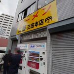 ラーメン二郎 - 平日AM7:15到着で既に2人待ち～(^^;)