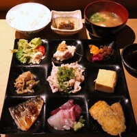 かっぽう庵 江上 - 特製9種御膳(1,100円)