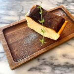 goute vintage used&coffee - バスクチーズテリーヌ