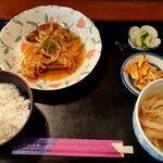 さぬきうどん　藤の家 - ランチタイムのお得なセット。