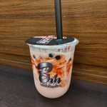 BOBA cafe＆金のとりから - イチゴ豆乳タピオカ