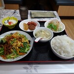 中華料理 四季紅 - 玉子入りの肉野菜炒め定食