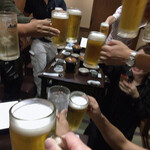 さかなやさんの居酒屋 北島商店酒場 - 乾杯はこの絵図の2倍！2倍！
            （by 高見山大五郎）