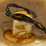 お食事処 あかだも - ラー油をかけてみる。