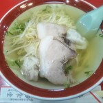 丸萬 - 雲吞麺 750円