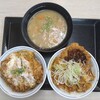 Katsuya - 右が〘ロースカツと豚焼肉の合い盛り丼〙、左が〘カツ丼(竹)〙、奥が〘とん汁(大)〙
                