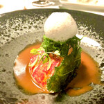 Plaiga TOKYO - 肉厚のオマールに素揚げされた  瘤蜜柑の葉（バイマックルー）の香りとオマールから取られた濃厚なソースがオマール自体を引き立てます♫ 