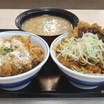 かつや - 右が〘ロースカツと豚焼肉の合い盛り丼〙、左が〘カツ丼(竹)〙、奥が〘とん汁(大)〙 