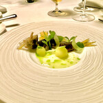 Plaiga TOKYO - 長良川の天然鮎をなんとメロンとパセリのソースで　そのほろ苦さと甘さがなんとも新鮮で美味しい