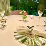 Plaiga TOKYO - シンプルでエレガントなテーブルセット