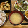 母めし だっこ - 牛ホルモン定食＝880円