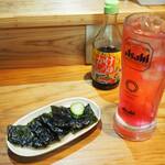 卓 - 海苔ときゅうりのはさみ添え、シソ酎ハイ