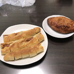 粉とクリーム - 食べやすい長さに切断。