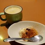 ワイン食堂 ホオバール - ティラミス　ホットコーヒー