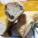 フクスケベーカリー - きなこベーグル（160円）中にあずきが入っていて香ばしい甘さ