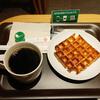 スターバックスコーヒー - ドリップコーヒー(tall) とアメリカンワッフル で計665円(2022.09.28)