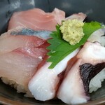 185571281 - 海鮮丼