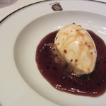 Terres de Truffes, Tokyo - 濃厚ヴァニラアイスクリーム トリュフ入りカラメルソース