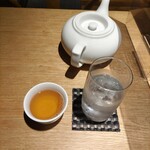ALMOND BLOSSOM TOKYO CHINESE RESTAURANT - 烏龍茶 ♪