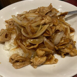 中華料理 美味城 - 牛肉丼 900円