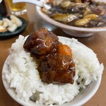 天龍菜館 - 酢豚(on the rice)