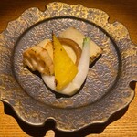 隼 - ⑤強火〜スペシャリテ
      シンプルな野菜の塩炒め　調味料は塩、胡椒、胡麻油、水溶き片栗粉のみ