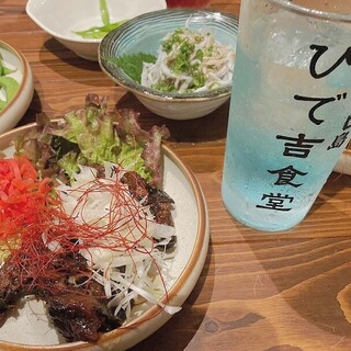 We also recommend "Hideyoshi drinking" right next to Enoshima ♪ The snacks are also super delicious!