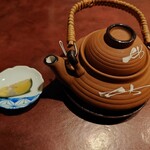 りょうりや 御旅屋 - 鱧と松茸の土瓶蒸し