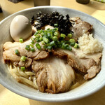 麺屋 しん蔵 - 限定 魚介まぜそば 900円 チャーシュー  250円
      野菜なし