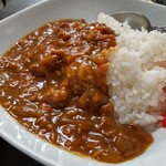 Izakaya Kiraku - やわらかとんかつとひき肉のカレー 850円、ご飯と味噌汁のお替わり無料、ひき肉のカレーになります